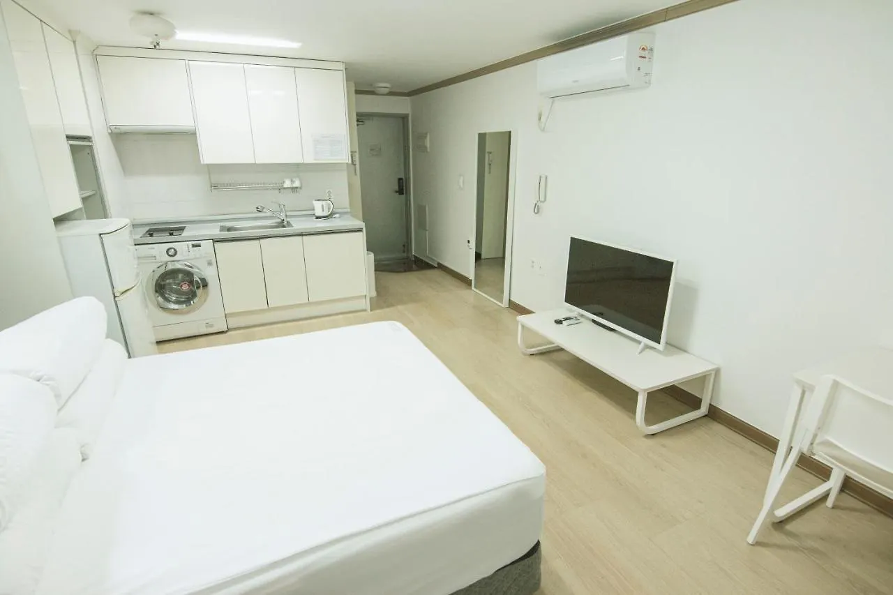 Iam Residence Busan 3*,