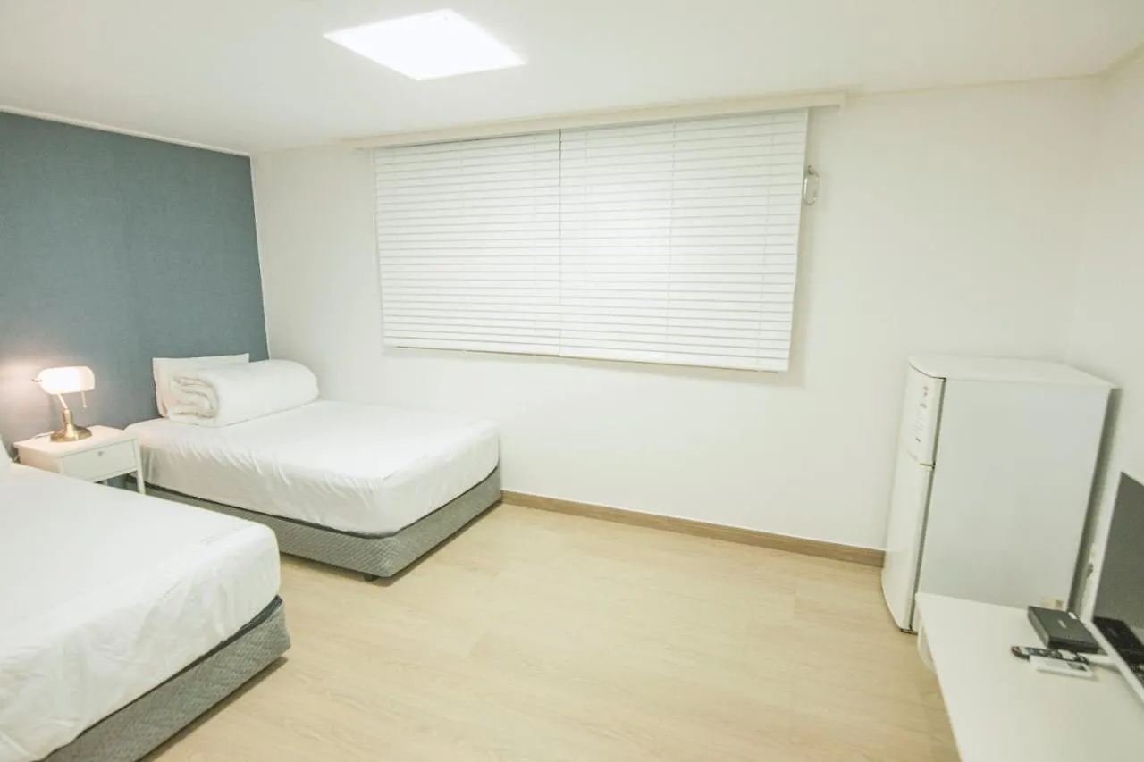 Iam Residence Busan 3*,