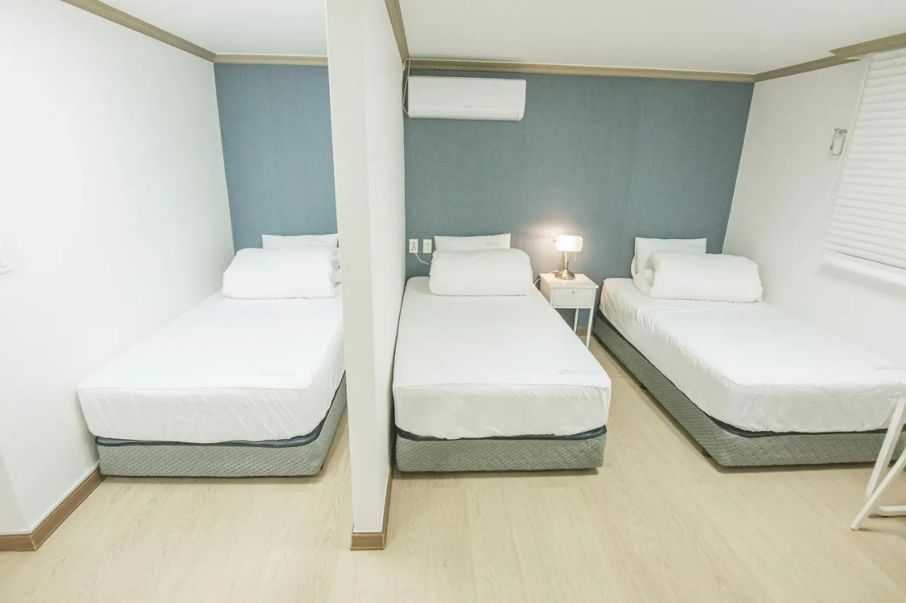 Iam Residence Busan 3*,